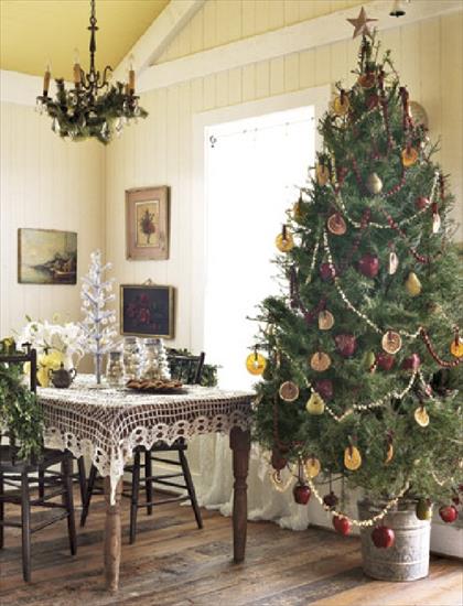 Choinka pomysly - Dining-room-at-Christmas-tree-decorations-2012.jpg