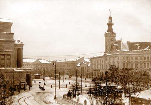 Warszawa  na starej fotografii - Plac Teatralny z Ratuszem.jpg