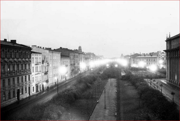 Historia Krakowa - 1933 - Ul. Dietla nocą.jpg