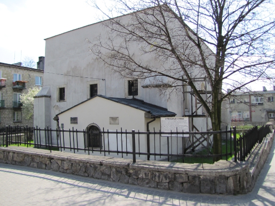 synagogi - Pińczów,Synagoga żydowskiej bytności,jedna z najstarszy...ski wydał zgode na jej budowę którą,ukończono w 1609 r.jpg