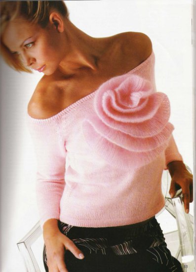 bluzki, sweterki - sweter z różą fot.jpg