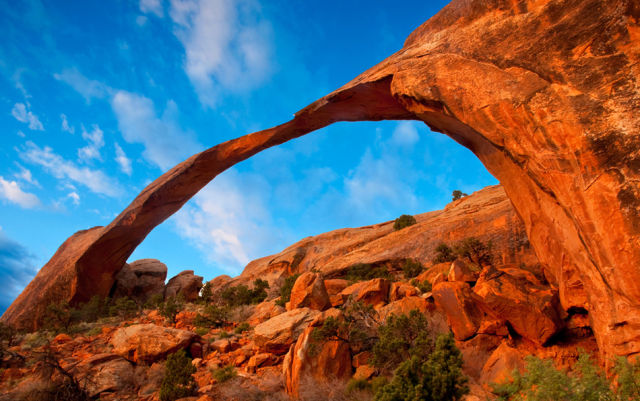  NIESAMOWITE WIDOKI - Landscape Arch  Park Narodowy Arches  Utah w USA.bmp