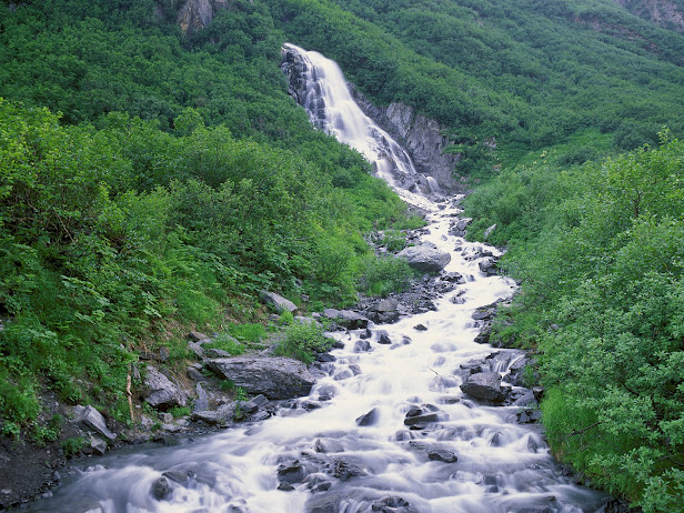 NOWY FOLDER - 91217774_Seasonal_Waterfall_Chugach_Mountains_Alaska.jpg